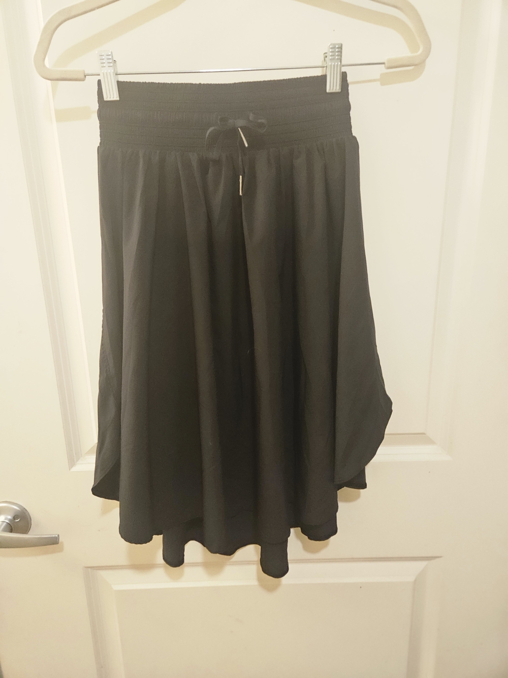 lululemon athletica Black High-Low Elastic Waist Skirt